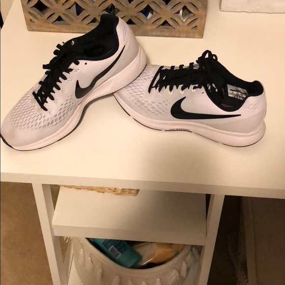 Nike Shoes - Women’s Nike sneakers